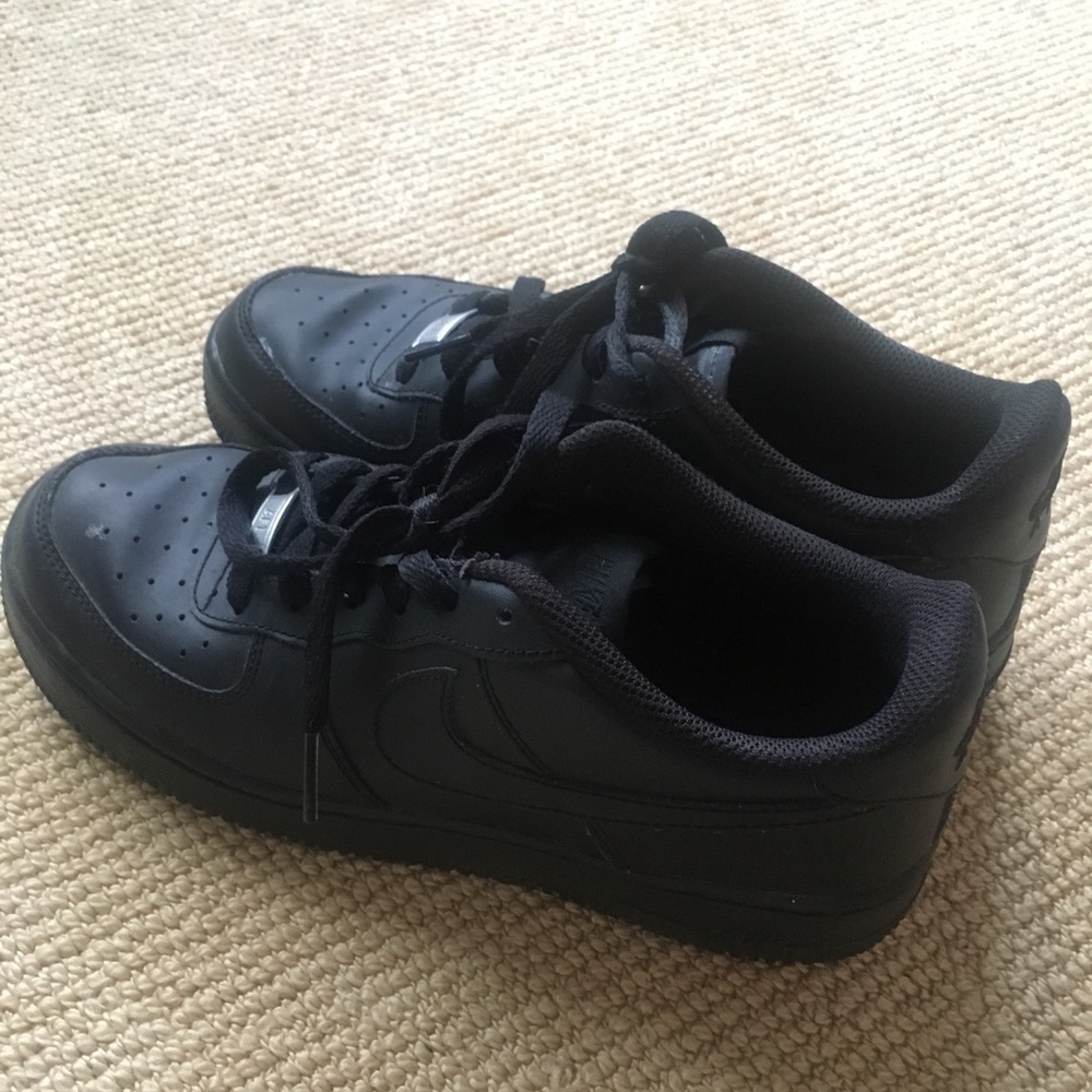 Black Nike Air Force 1
